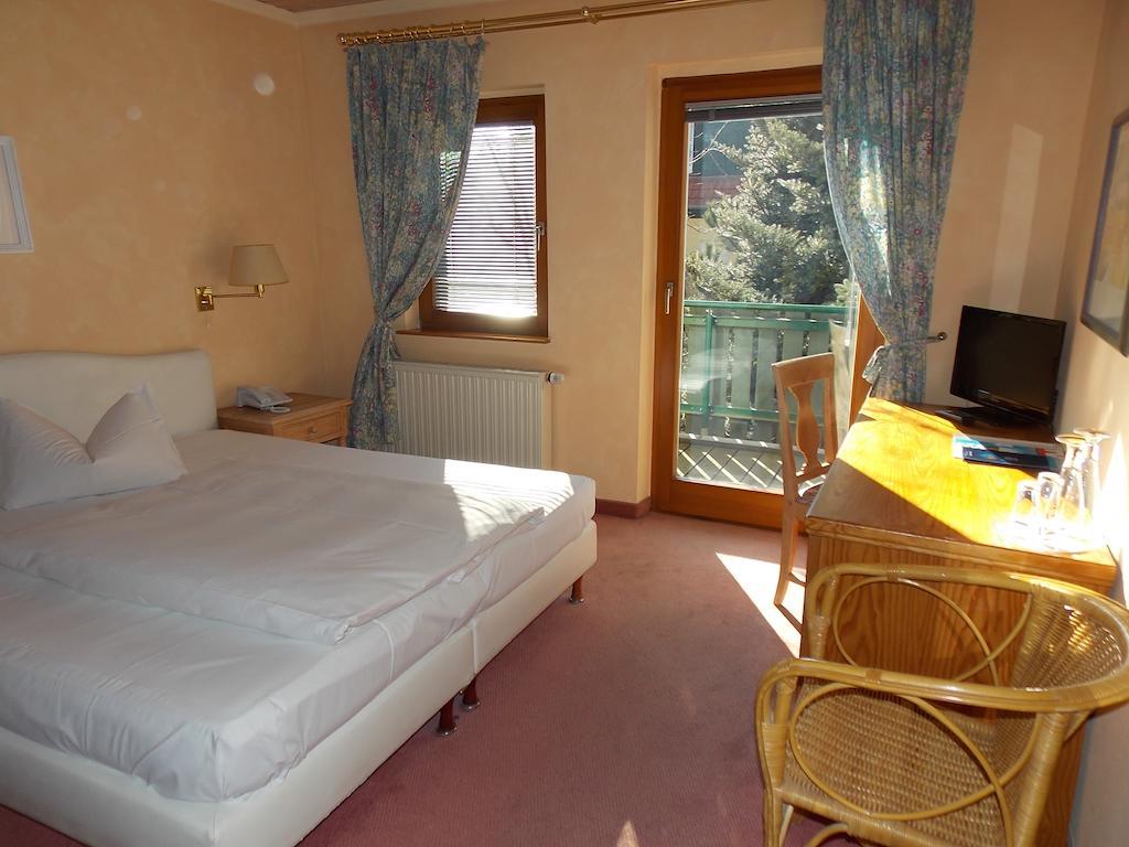 Gasthof Und Landhotel Zur Ausspanne Klipphausen Стая снимка
