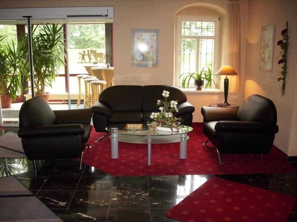 Gasthof Und Landhotel Zur Ausspanne Klipphausen Екстериор снимка
