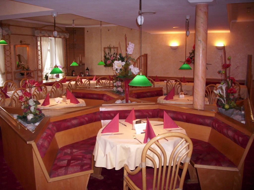 Gasthof Und Landhotel Zur Ausspanne Klipphausen Екстериор снимка